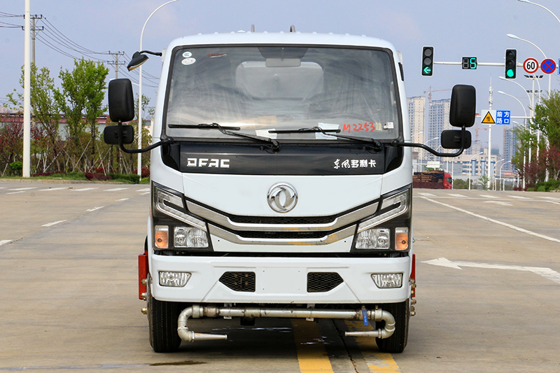 東風(fēng)小多利卡灑水車（有不上戶）（5方）